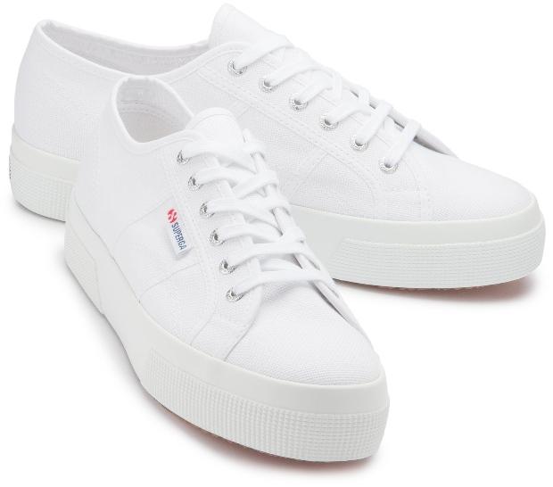 Weiße-Superga-Sneaker