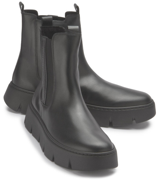 Chelsea boot in plus sizes: 3010-24