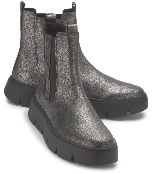 Chelsea boot in plus sizes: 3011-24