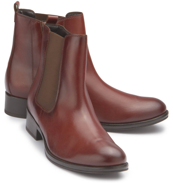 Chelsea boot in plus sizes: 3090-24