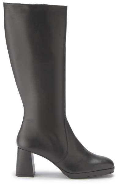 Oversized boots: 2054-24