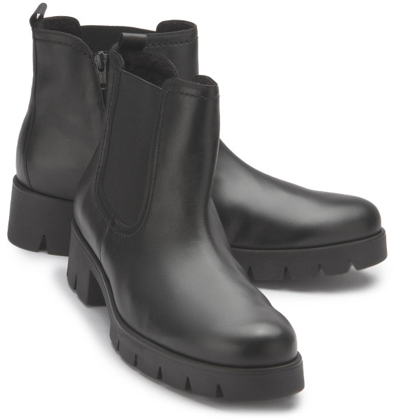 Chelsea boot in plus sizes: 3029-24