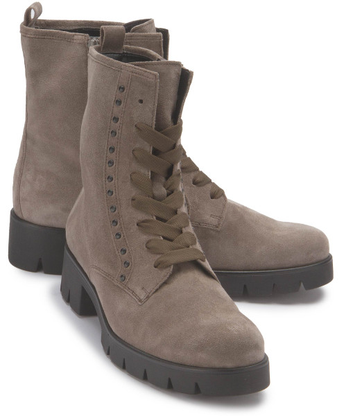 Lace-up boot in plus sizes: 3136-24