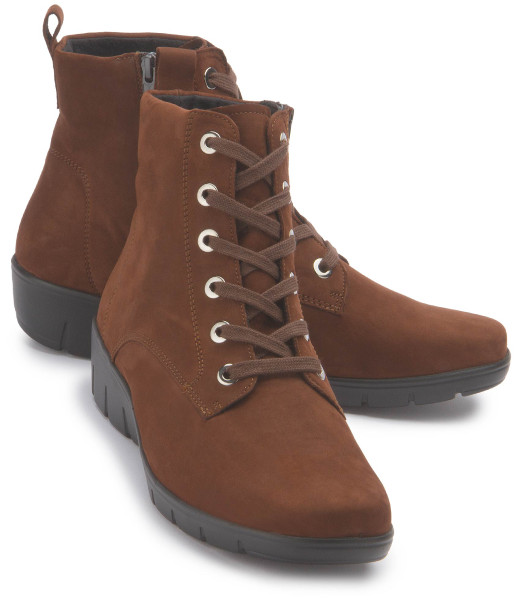 Semler lace-up boot in plus sizes: 4012-24